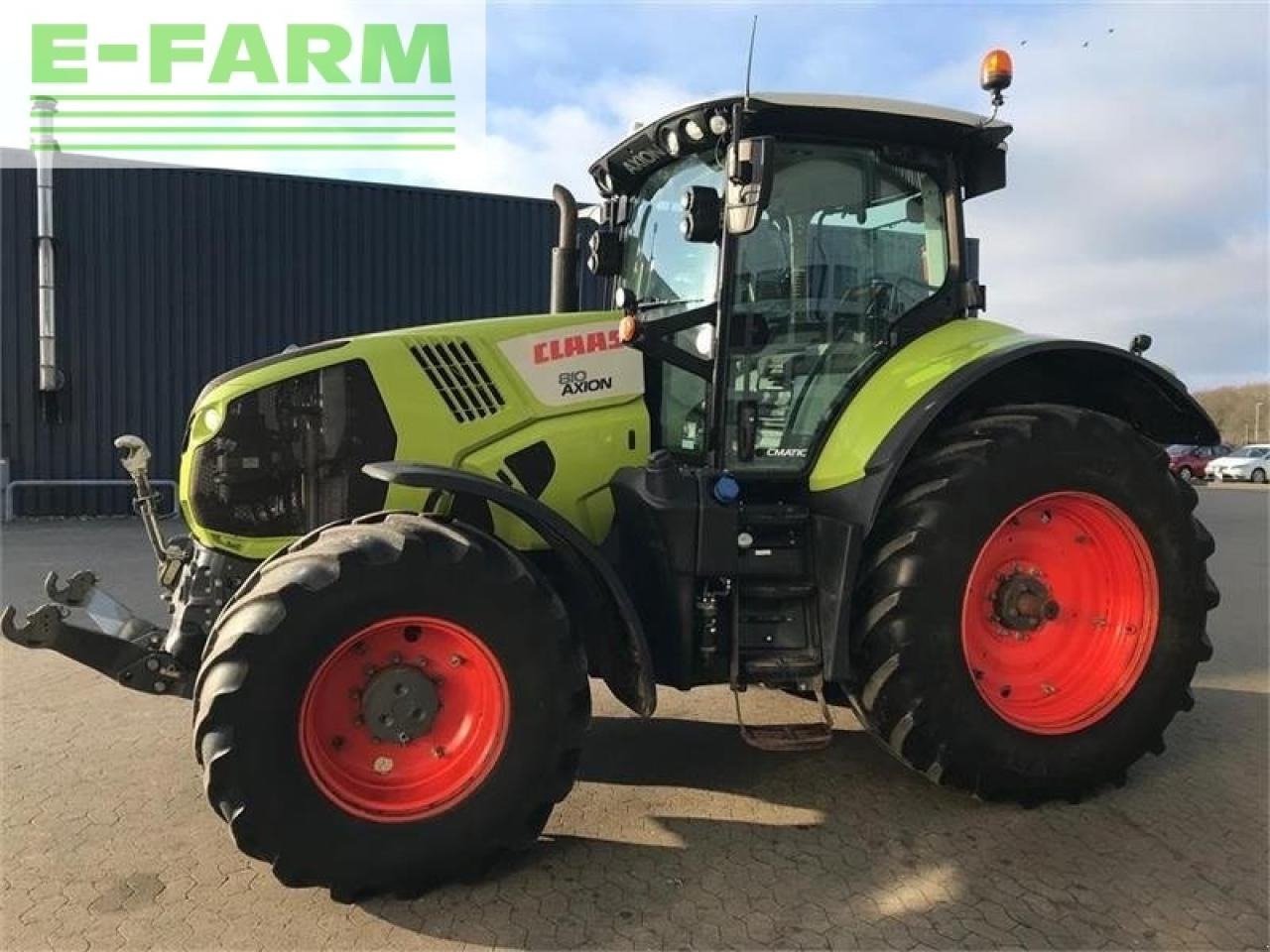 Farm tractor CLAAS axion 810 cmatic: picture 4