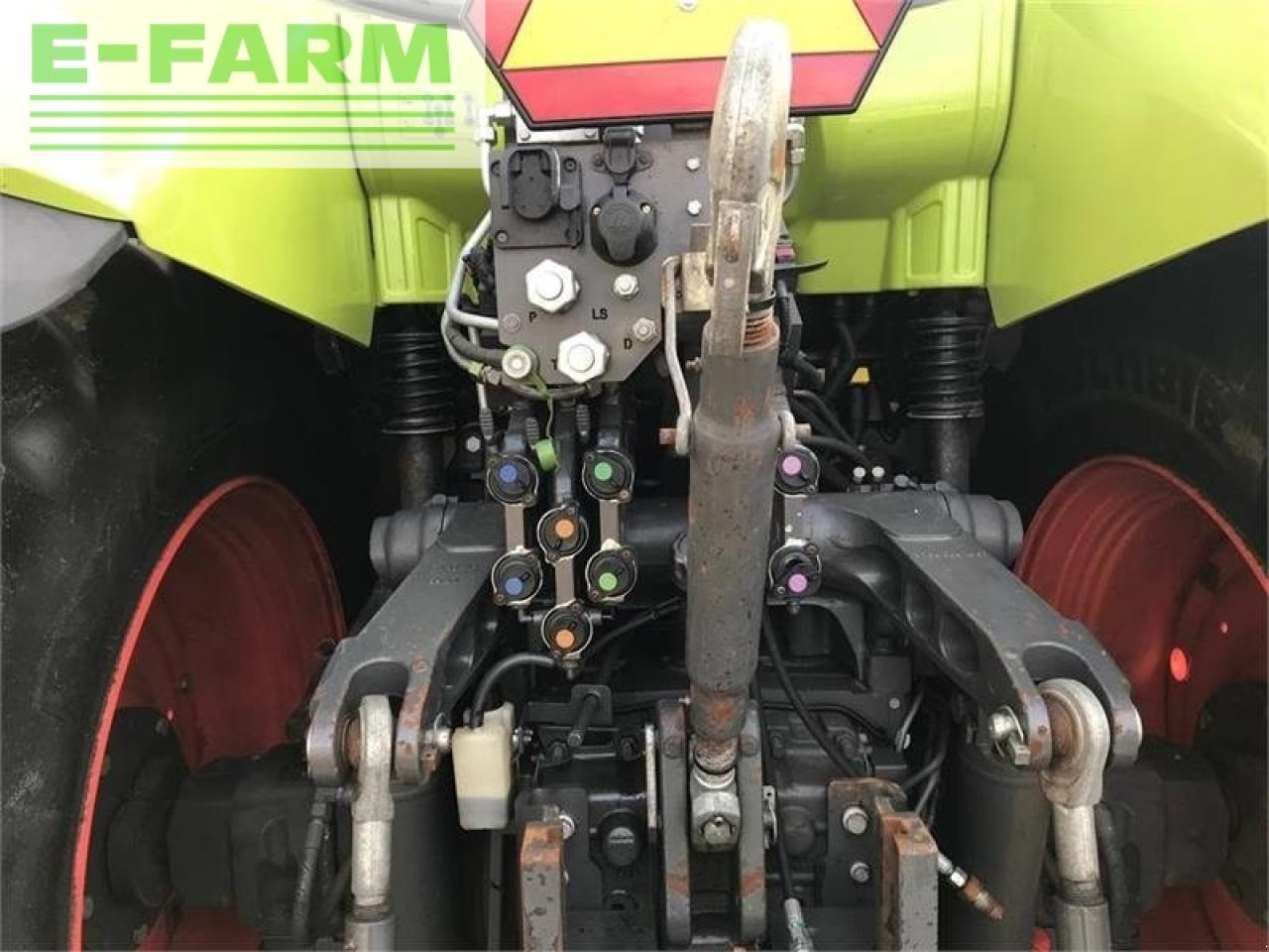 Farm tractor CLAAS axion 810 cmatic: picture 7
