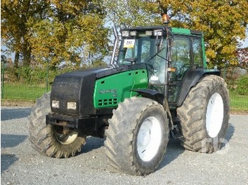 Valtra 8450 DELTA - Farm tractor