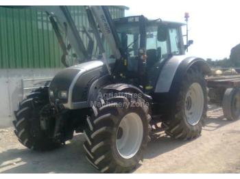 Valtra N122 D - Farm tractor