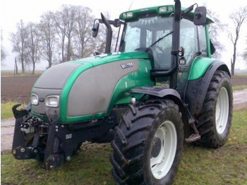 Valtra T140 - Farm tractor