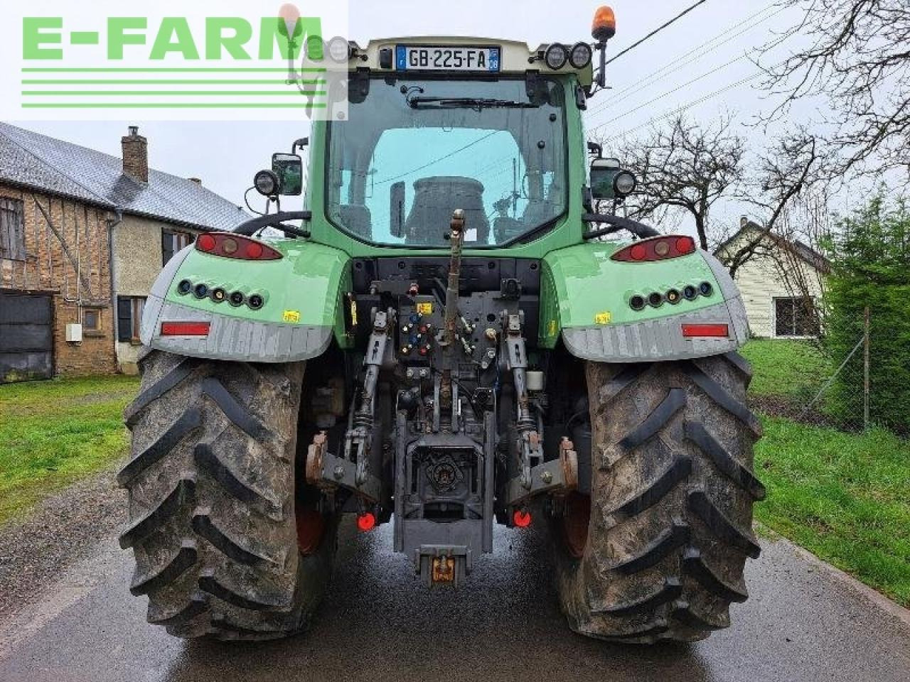 Farm tractor Fendt 720: picture 5