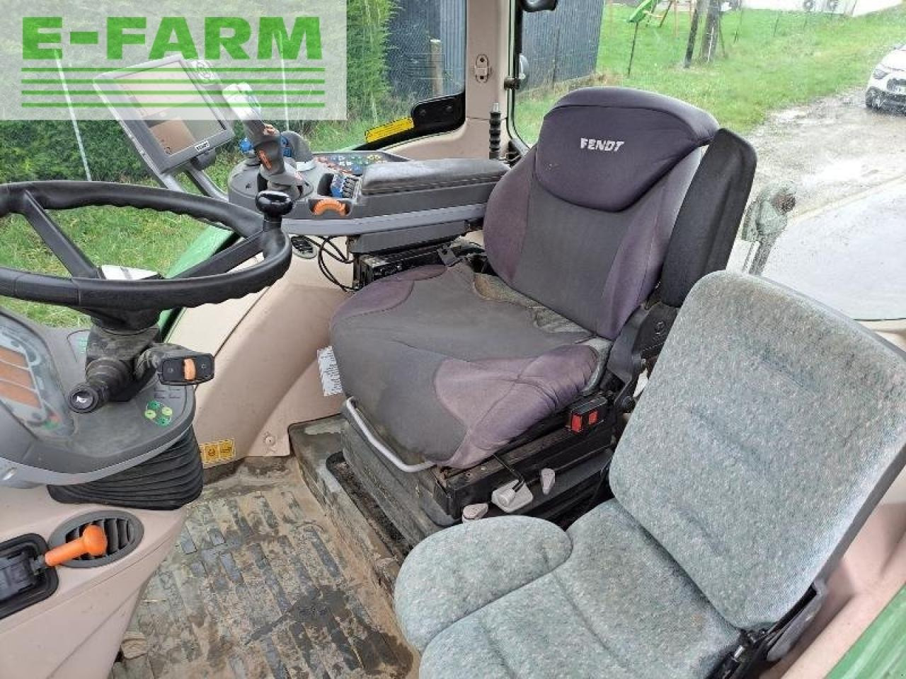 Farm tractor Fendt 720: picture 8