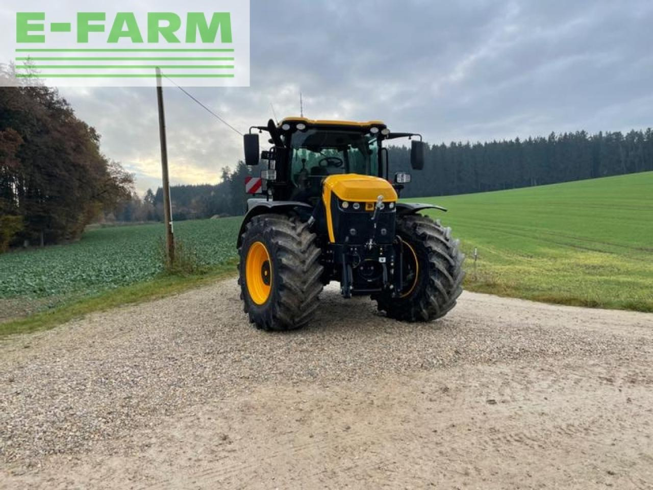 Farm tractor JCB fastrac 4220: picture 10