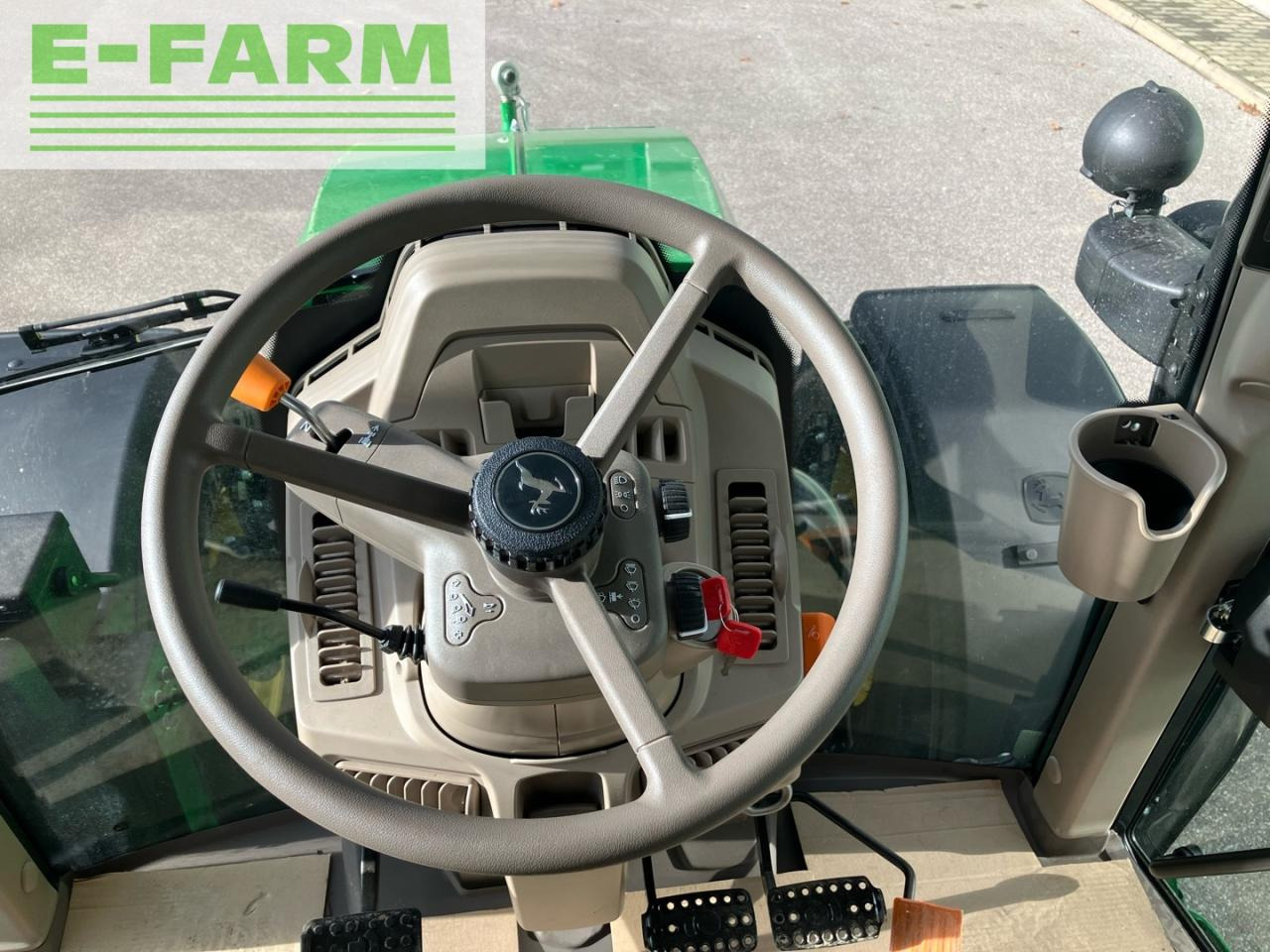 Farm tractor John Deere 6120 M: picture 20