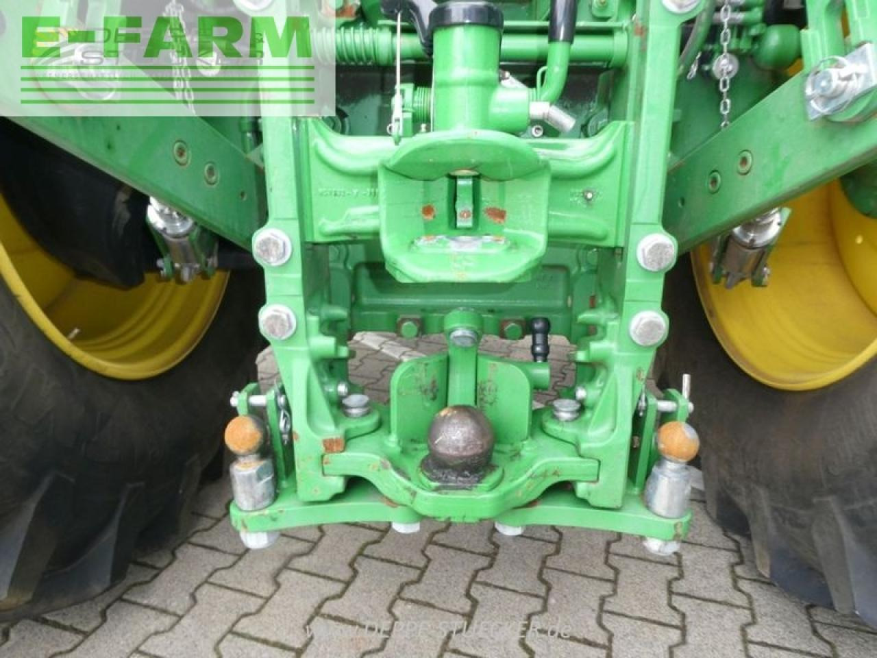 Farm tractor John Deere 6175r: picture 14