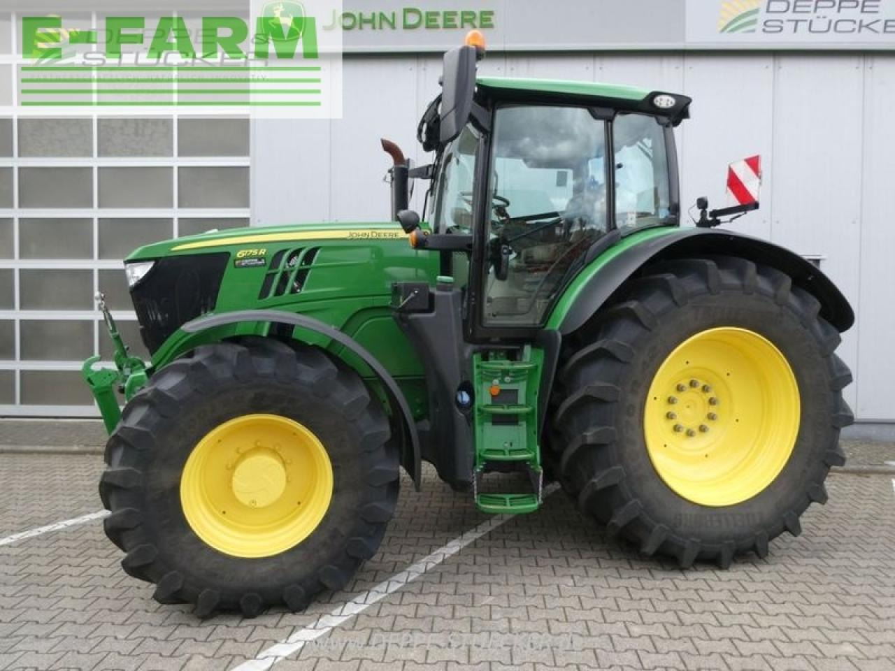Farm tractor John Deere 6175r: picture 7