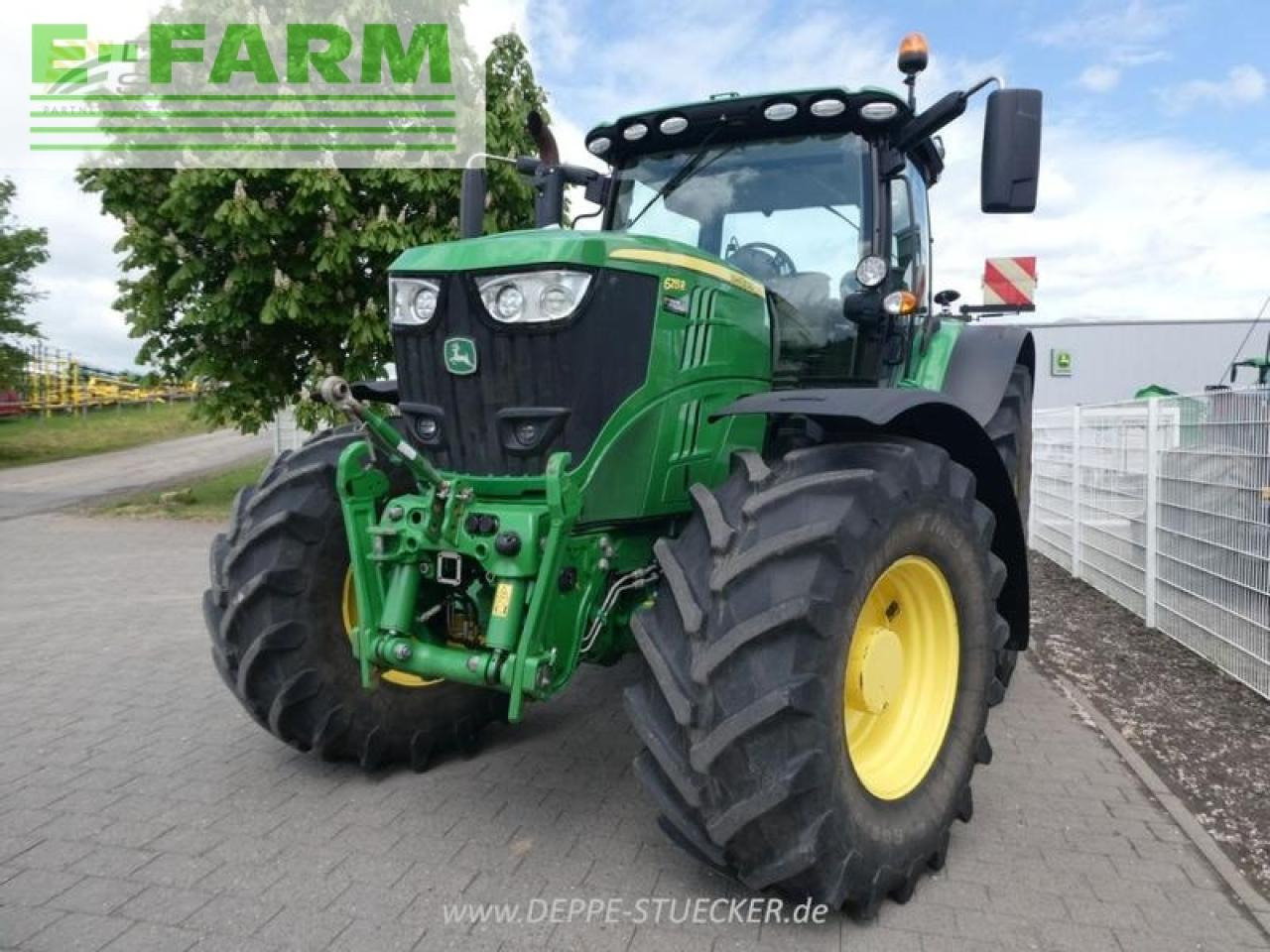 Farm tractor John Deere 6215r: picture 7