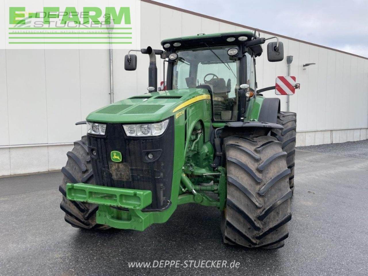 Farm tractor John Deere 8370r e23: picture 10