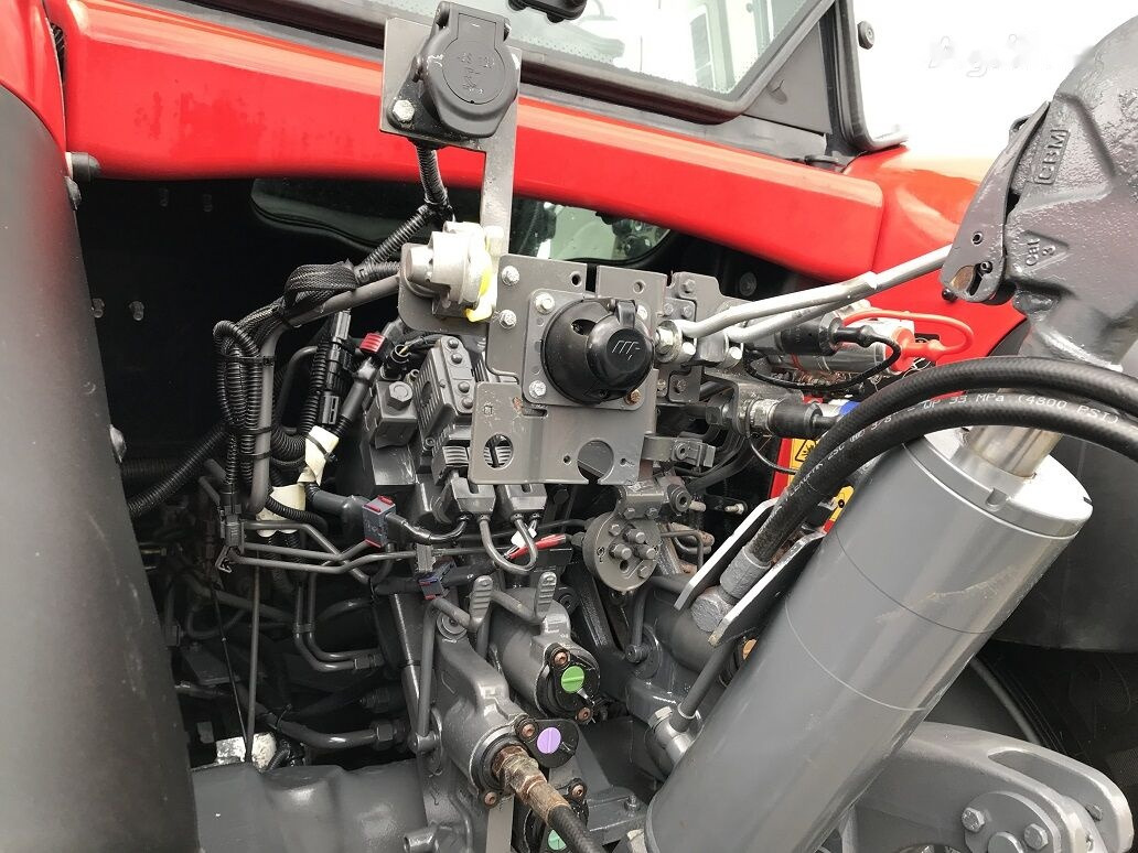 Farm tractor Massey Ferguson MF 6716S Dyna-VT Efficient: picture 6