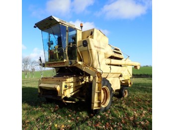 Combine harvester New Holland S 1550: picture 1