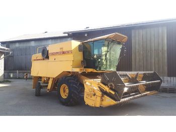 Combine harvester New Holland TX 32: picture 1