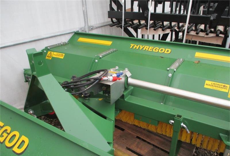 Broom for Municipal/ Special vehicle Thyregod TK 2300 NY kost med hydraulisk sving og PTO-træ: picture 5