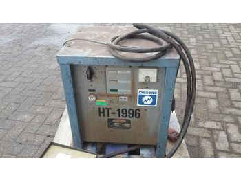 Construction equipment 12 volt acculader: picture 1