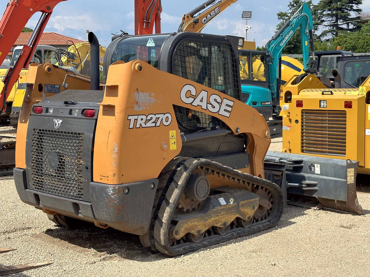 Compact track loader CASE TR270: picture 16