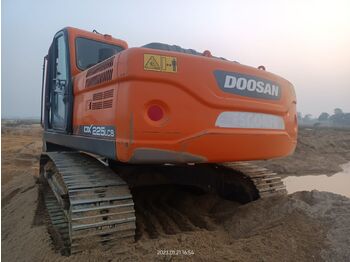 Crawler excavator DOOSAN DX225: picture 1