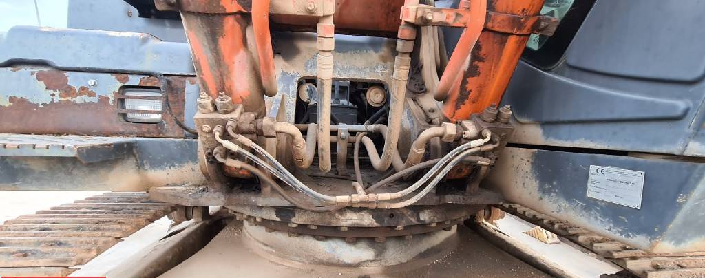 Crawler excavator Hitachi ZX 350 H-3: picture 13