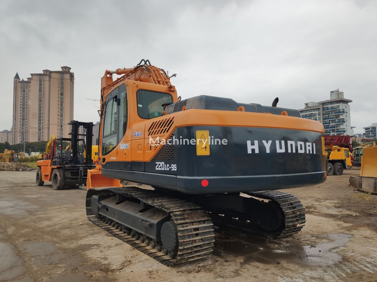 Crawler excavator Hyundai R220LC-9s: picture 4