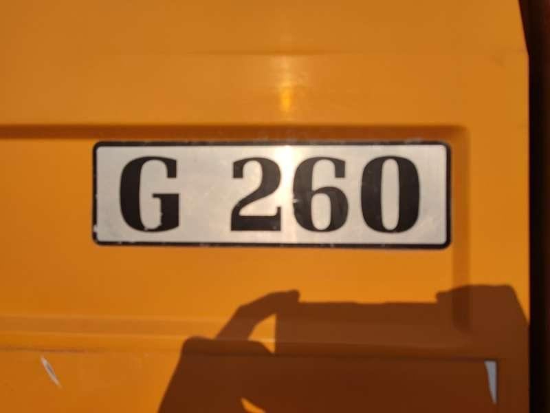 Asphalt distributor Renault G260: picture 12