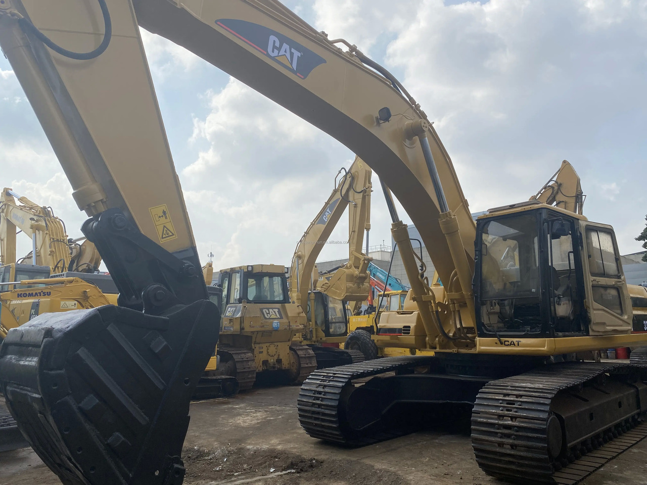Crawler excavator new arrival Used Caterpillar crawler excavator CAT 330BL in good condition for sale with low price: picture 3