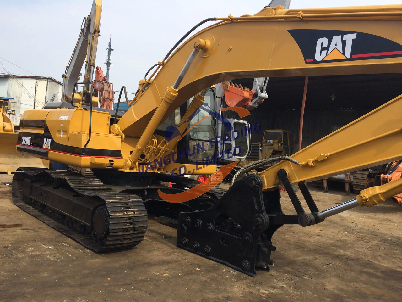 Crawler excavator perfect performance for Used 320BL Hydraulic Crawler Excavator in good condition Suitable For Construction/ Agriculture Digging: picture 2