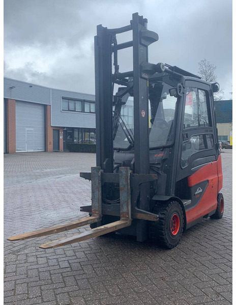 Electric forklift Linde E25: picture 3