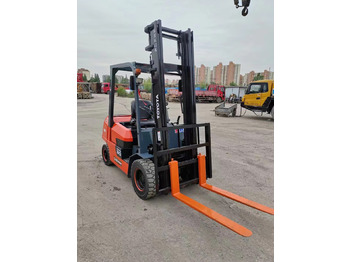 New Diesel forklift TOYOTA FD30-9: picture 1