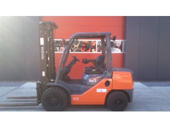 Forklift Toyota 02-8FDF30: picture 1