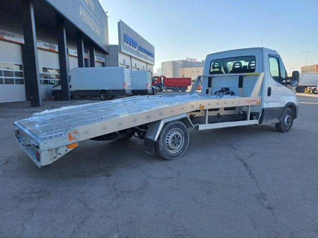 Tow truck IVECO Daily 35S16H3.0: picture 8
