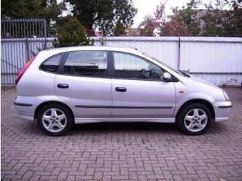 NISSAN Almera Tino acenta PLUS-LPG u. Benzin - Car