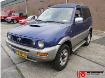 Nissan Terrano 4X4 AUTOMAAT - Car