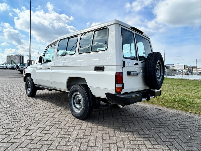 Car Toyota Land Cruiser HZJ78R 4x4 4.2D Hard Top RHD - EURO 3 - NEW!! 1 UNIT directly available: picture 3