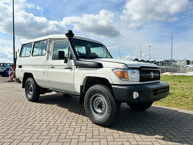 Car Toyota Land Cruiser HZJ78R 4x4 4.2D Hard Top RHD - EURO 3 - NEW!! 1 UNIT directly available: picture 8