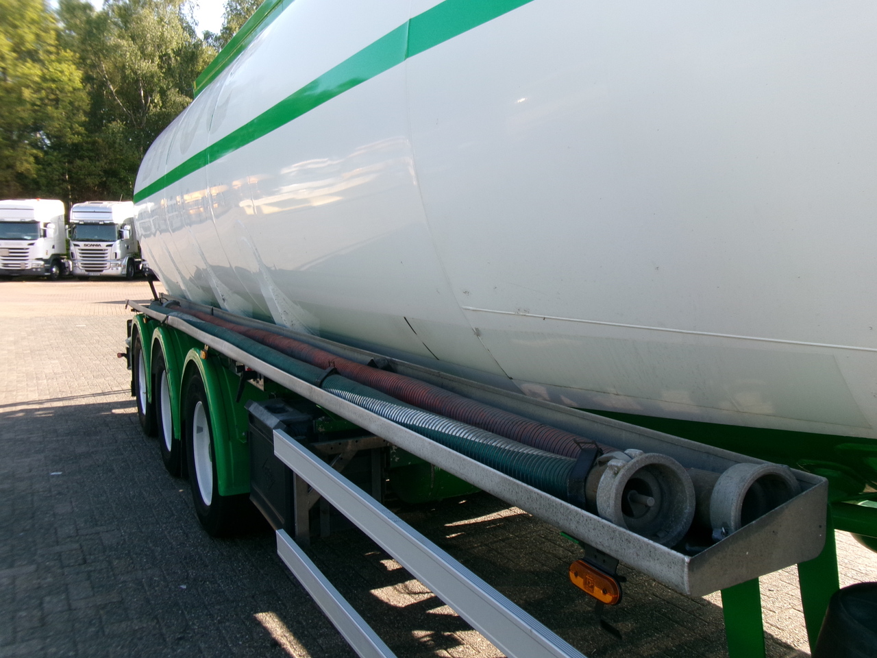 Tank semi-trailer for transportation of fuel Feldbinder Fuel tank alu 42 m3 / / 6 comp + pump: picture 6