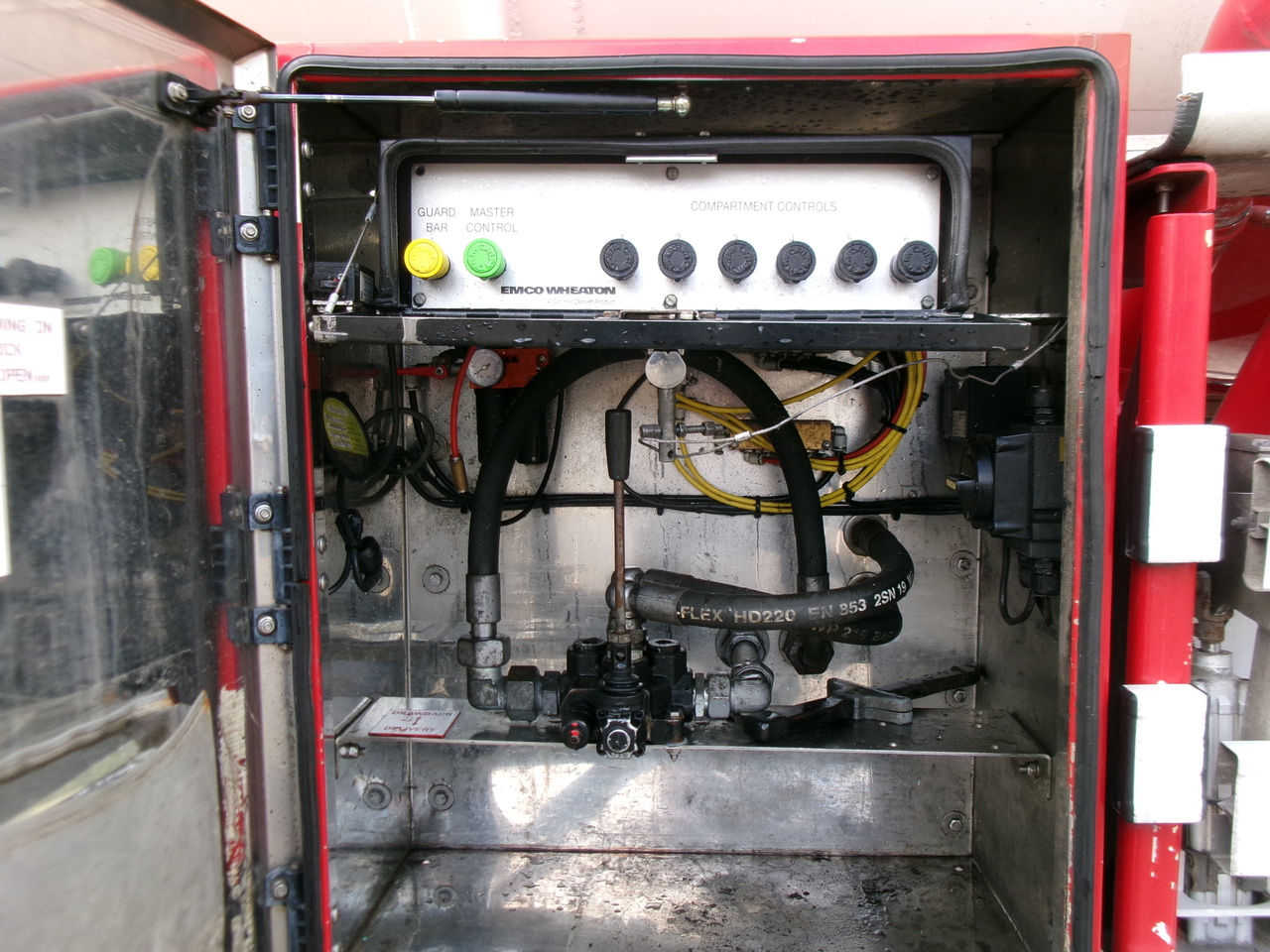 Tank semi-trailer for transportation of fuel Feldbinder Fuel tank alu 44.6 m3 + pump: picture 13