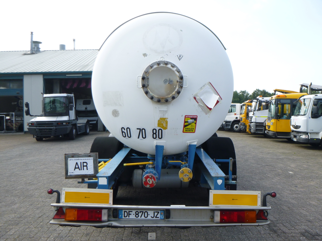 Tank semi-trailer for transportation of gas Guhur Low-pressure gas tank steel 31.5 m3 / 10 bar (methyl chloride): picture 5