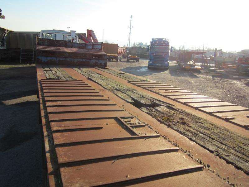 Low loader semi-trailer Louault: picture 8