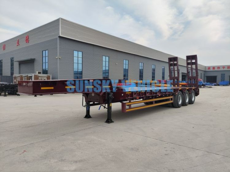 New Low loader semi-trailer for transportation of heavy machinery SUNSKY 3-Axle 30Ton lowbed semi-trailer: picture 4