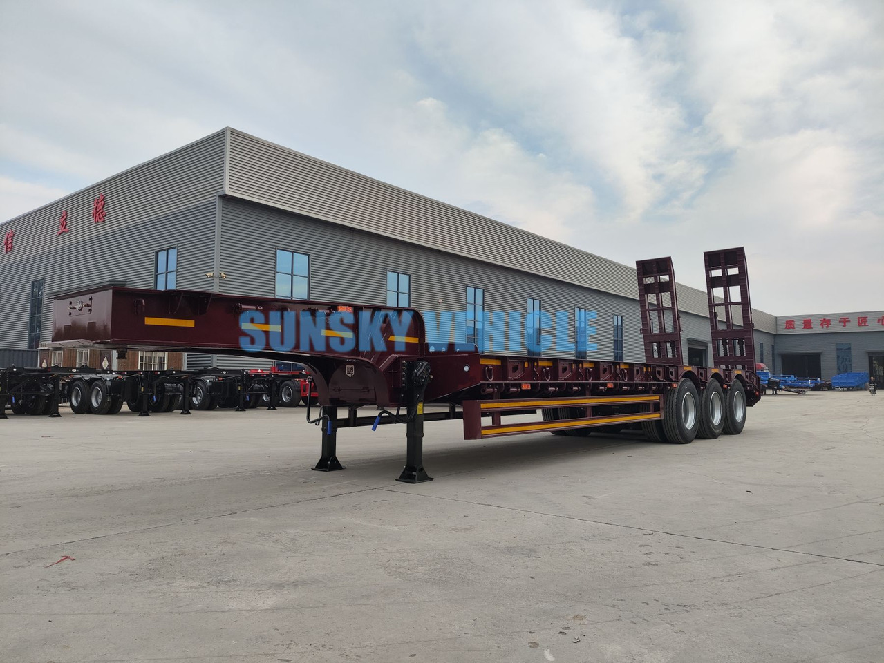 New Low loader semi-trailer for transportation of heavy machinery SUNSKY 3-Axle 30Ton lowbed semi-trailer: picture 14