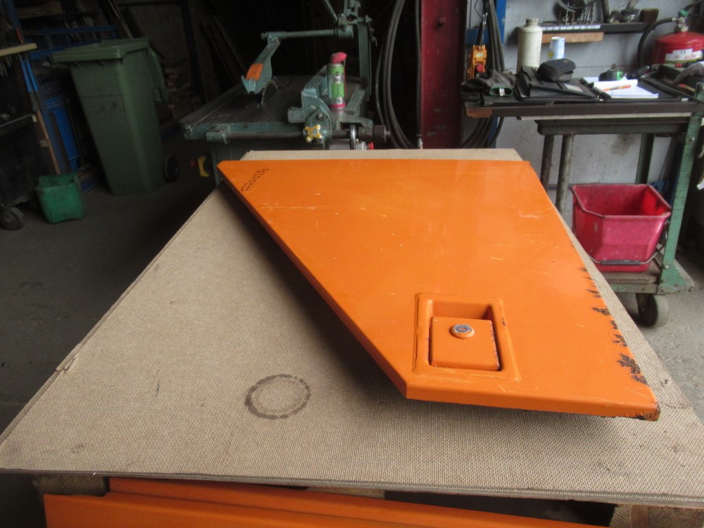 Door and parts for Construction machinery Hitachi KH150-3 -: picture 2