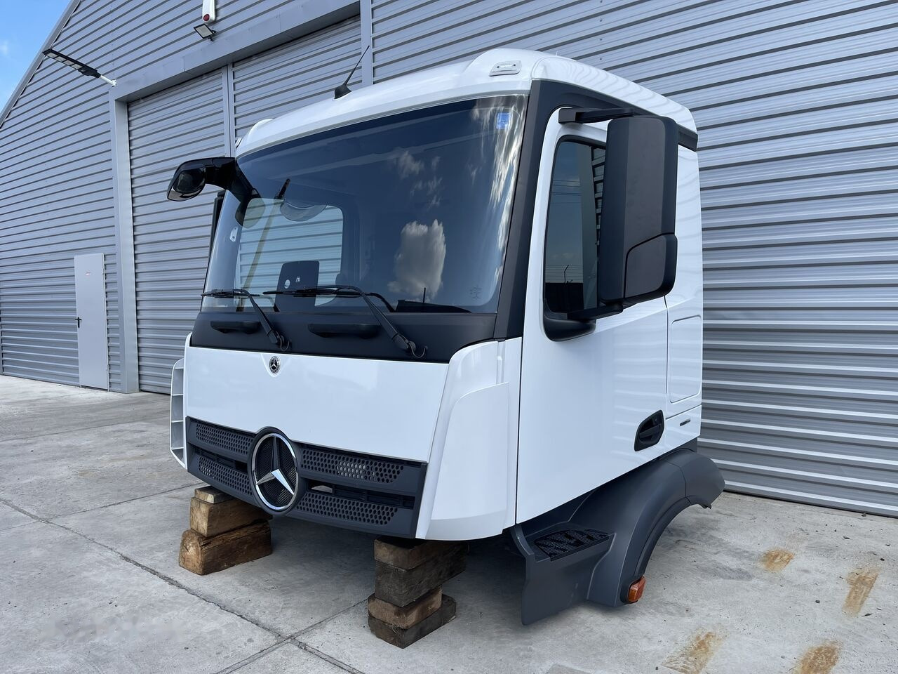 New Cab Mercedes-Benz M ClassicSpace  for Mercedes-Benz ACTROS ANTOS AXOR: picture 2