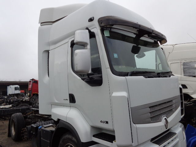Cab and interior for Truck Renault Premium DXI: picture 3