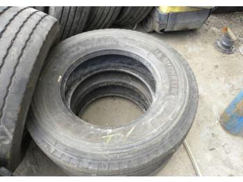  MICHELIN XZE2 285 /70 /19.5 - Wheels and tires