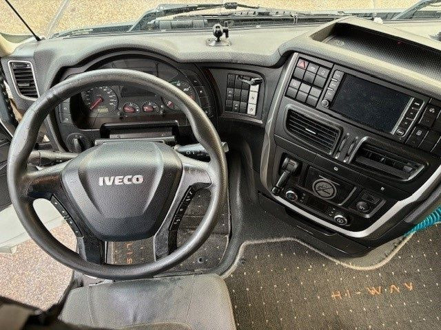 Tractor unit Iveco Stralis 440.42 /TP HIGH-WAY (EURO 6 / AUTOMATIC GEARBOX / 2x TANK / FRIDGE / AIRCONDITIONING / ETC.): picture 7