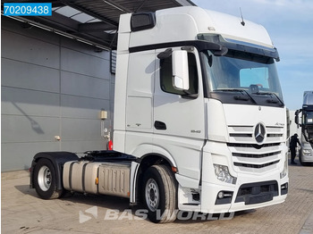 Tractor unit Mercedes-Benz Actros 1845 4X2 GigaSpace 2x Tanks Standklima Euro 6: picture 5