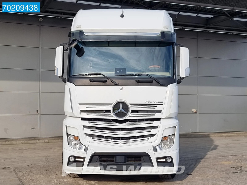 Tractor unit Mercedes-Benz Actros 1845 4X2 GigaSpace 2x Tanks Standklima Euro 6: picture 4
