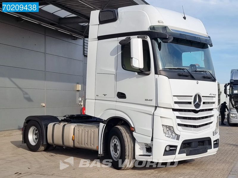 Tractor unit Mercedes-Benz Actros 1845 4X2 GigaSpace 2x Tanks Standklima Euro 6: picture 6
