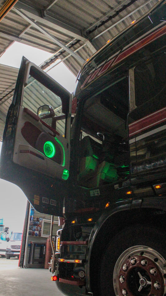 Tractor unit SCANIA R 450: picture 7