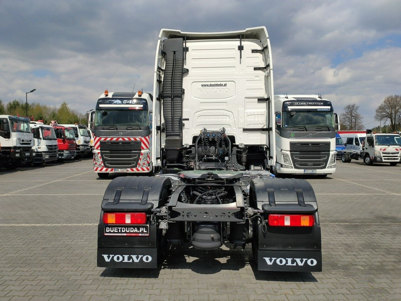Tractor unit Volvo FH4 500: picture 14