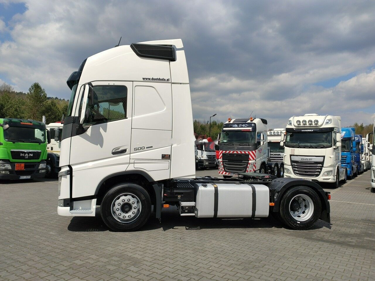 Tractor unit Volvo FH4 500: picture 8